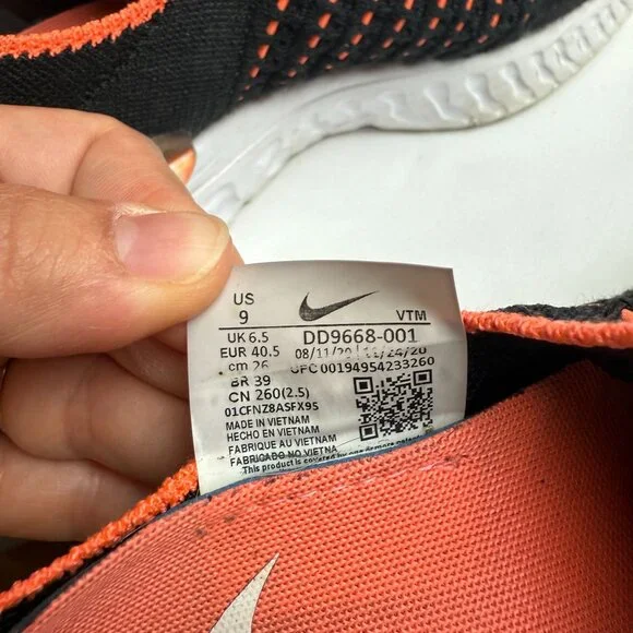 Nike React Phantom Run Flyknit Premium Womens 9 Lightweight Running Shoes - Picture 8 of 9